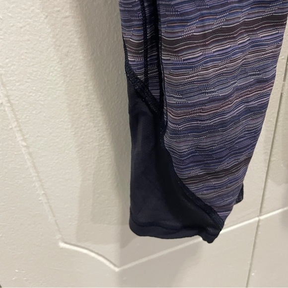 Lululemon Purple Vent It Out Crop Leggings - Picture 8 of 11